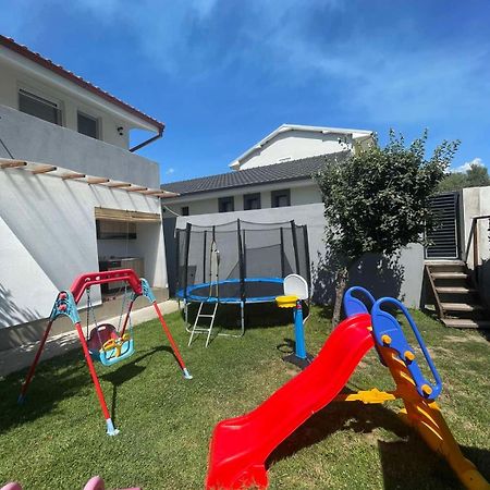 Tiki Apartments غيفيغليا المظهر الخارجي الصورة
