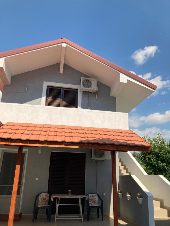 Tiki Apartments غيفيغليا المظهر الخارجي الصورة
