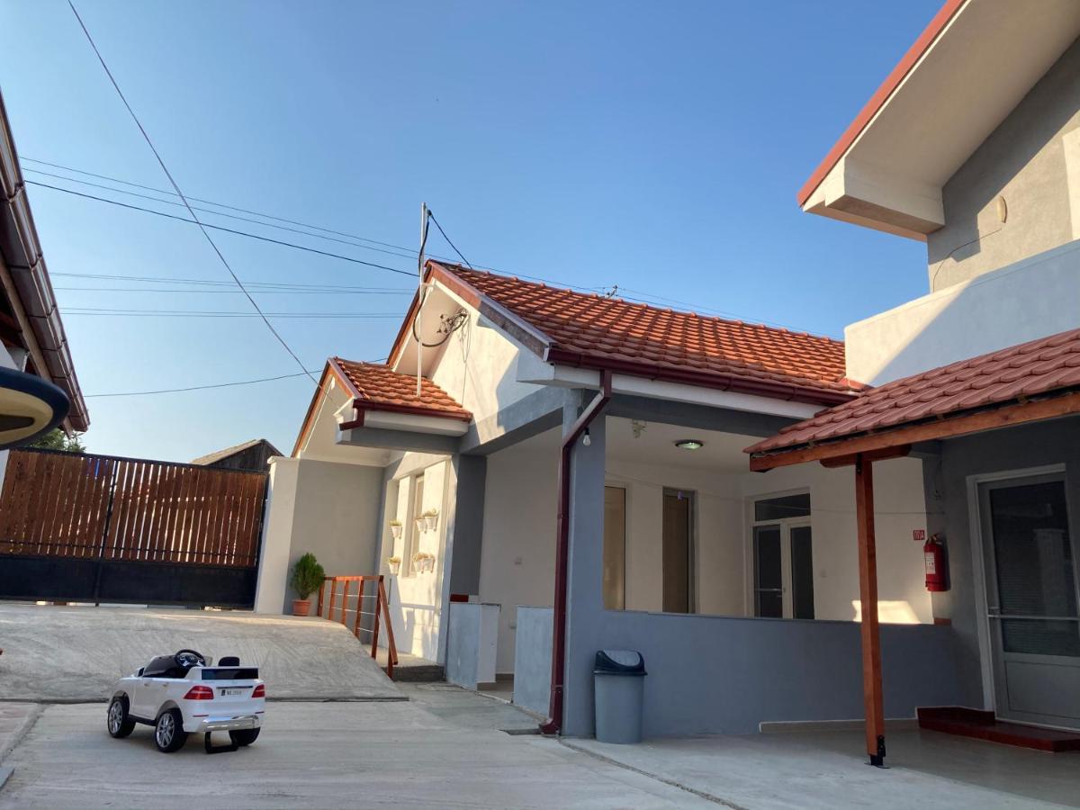 Tiki Apartments غيفيغليا المظهر الخارجي الصورة