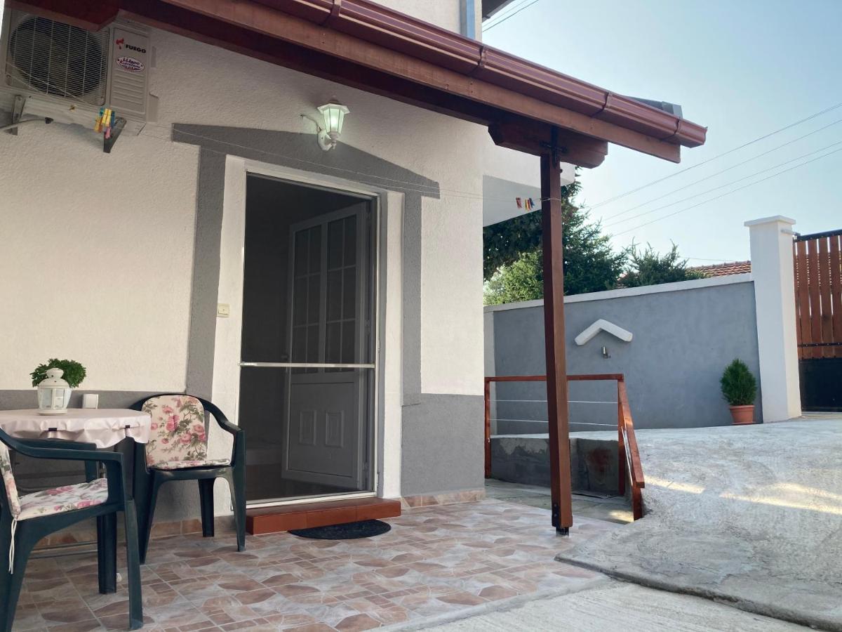 Tiki Apartments غيفيغليا المظهر الخارجي الصورة