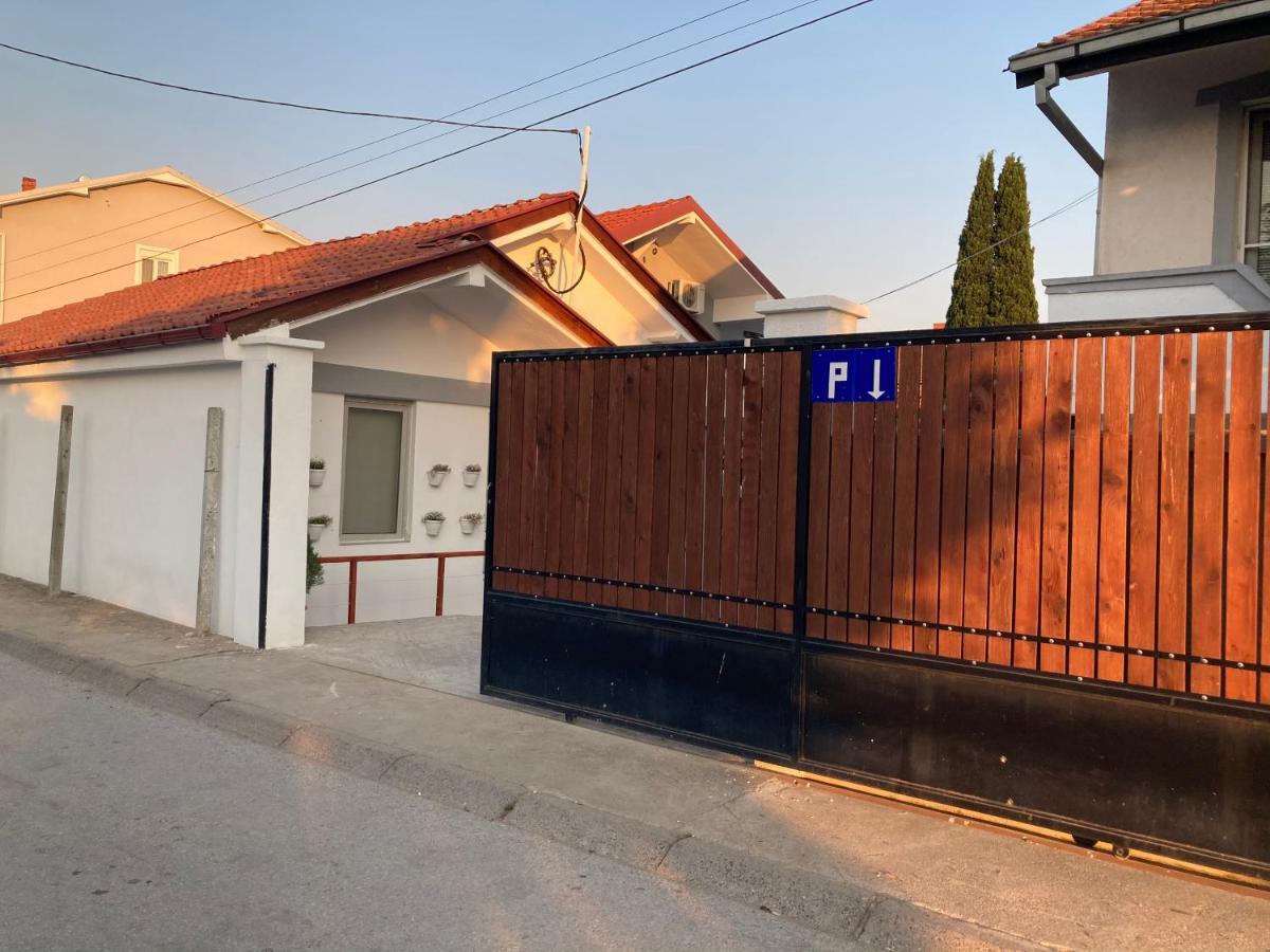 Tiki Apartments غيفيغليا المظهر الخارجي الصورة