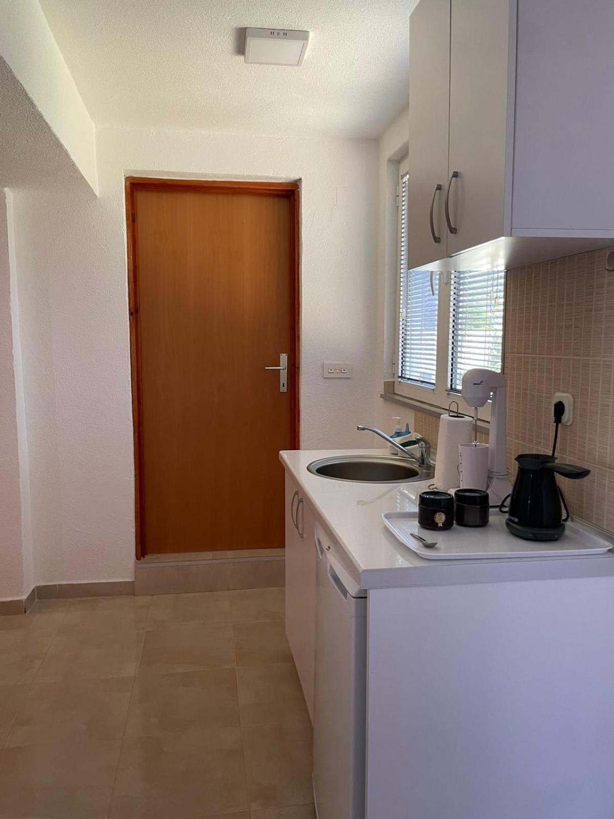 Tiki Apartments غيفيغليا المظهر الخارجي الصورة