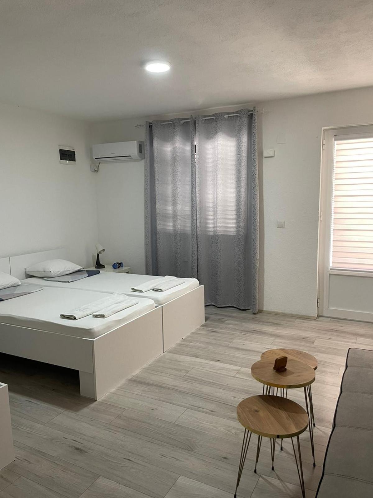 Tiki Apartments غيفيغليا المظهر الخارجي الصورة
