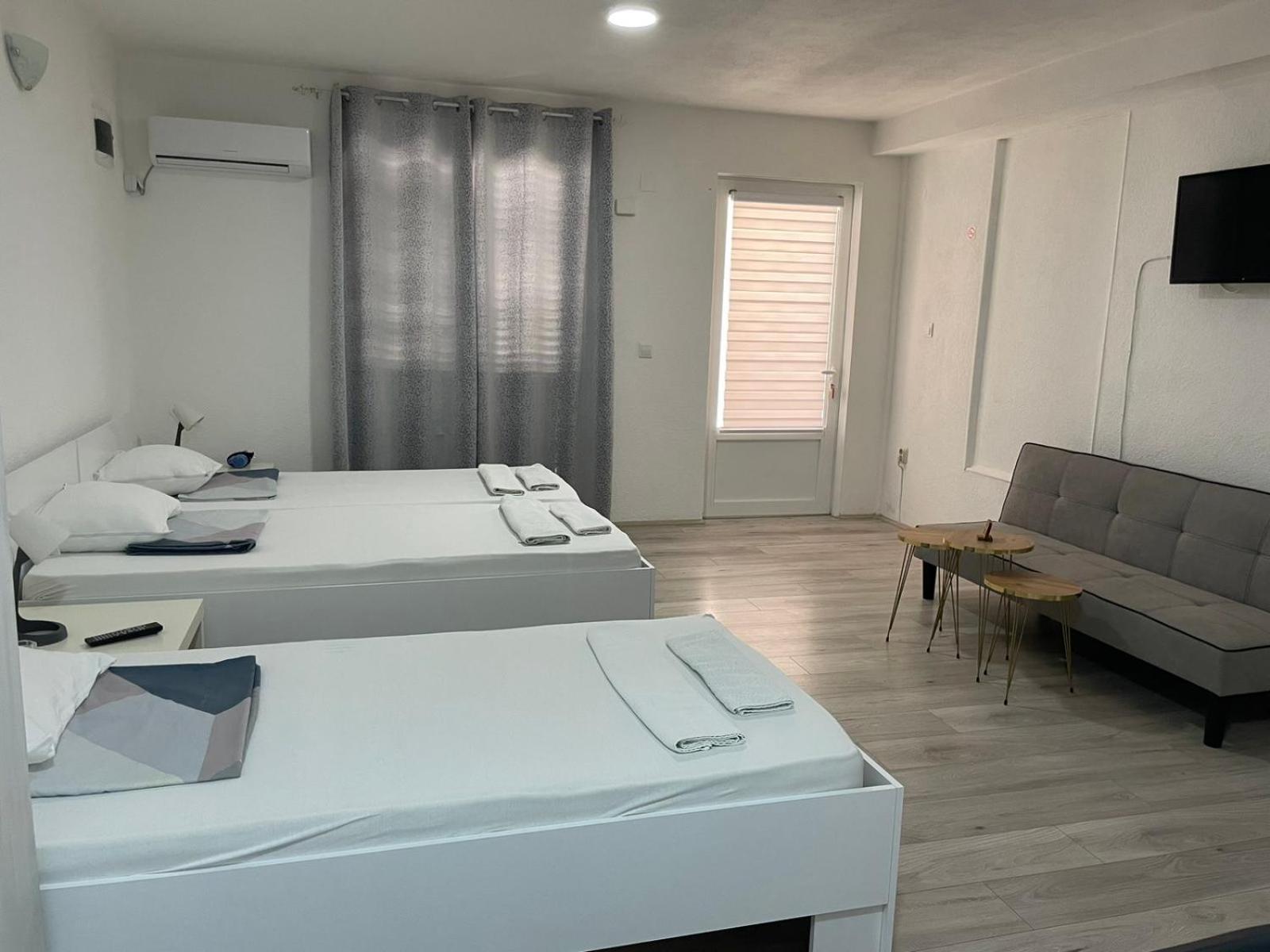 Tiki Apartments غيفيغليا المظهر الخارجي الصورة