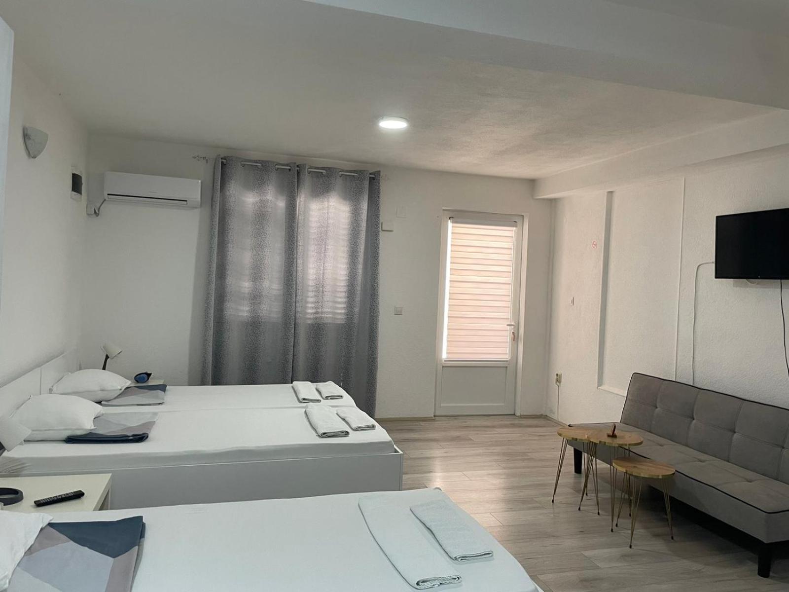 Tiki Apartments غيفيغليا المظهر الخارجي الصورة