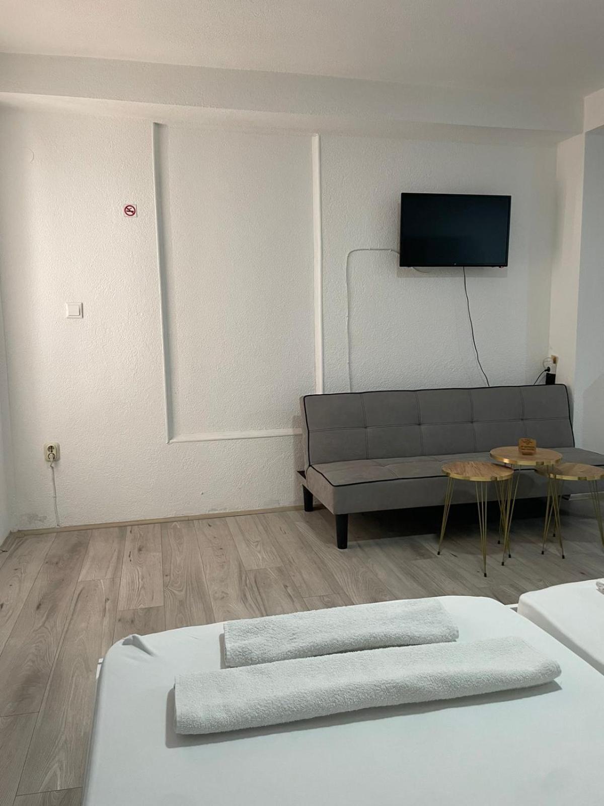 Tiki Apartments غيفيغليا المظهر الخارجي الصورة