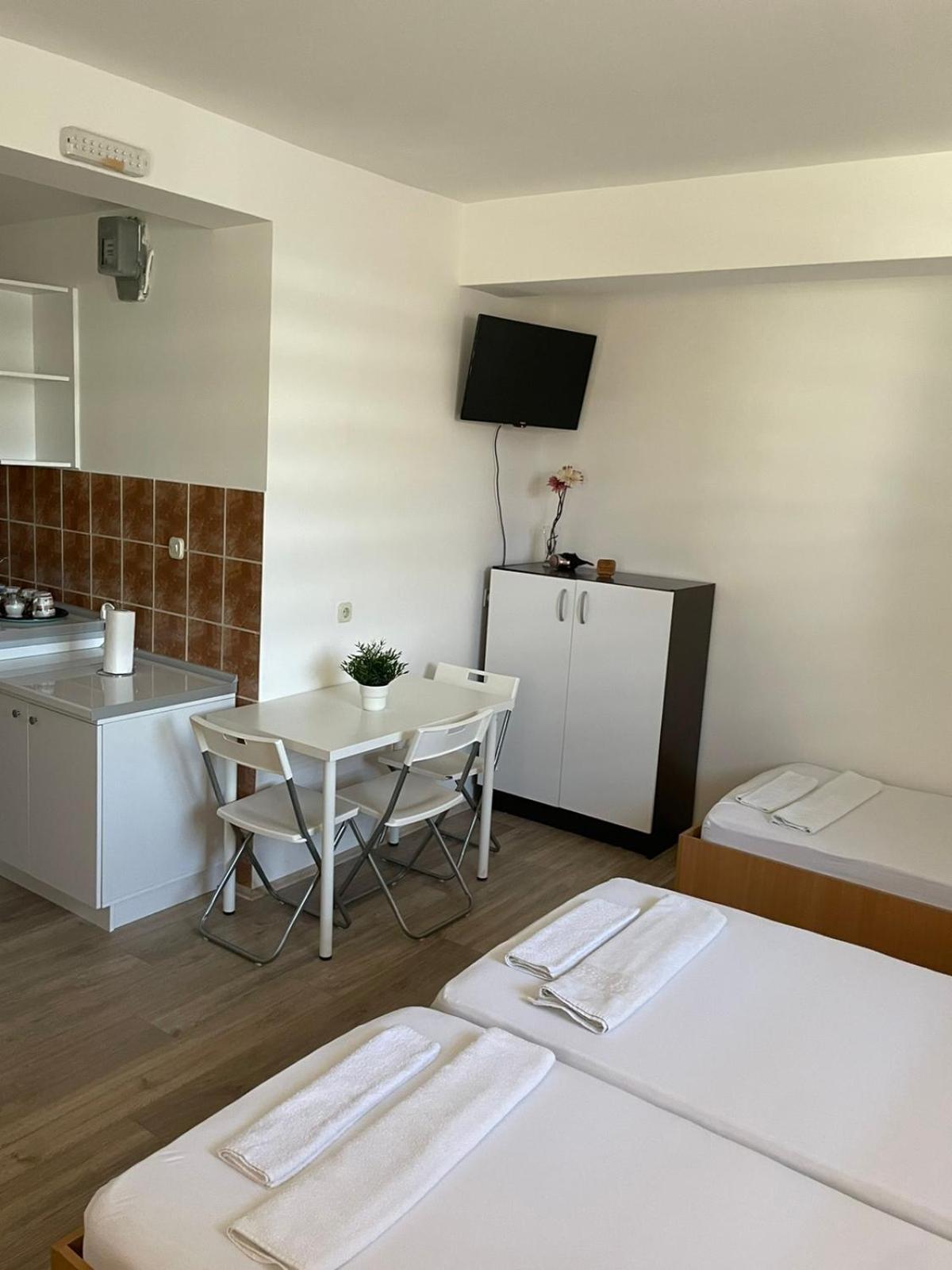 Tiki Apartments غيفيغليا المظهر الخارجي الصورة