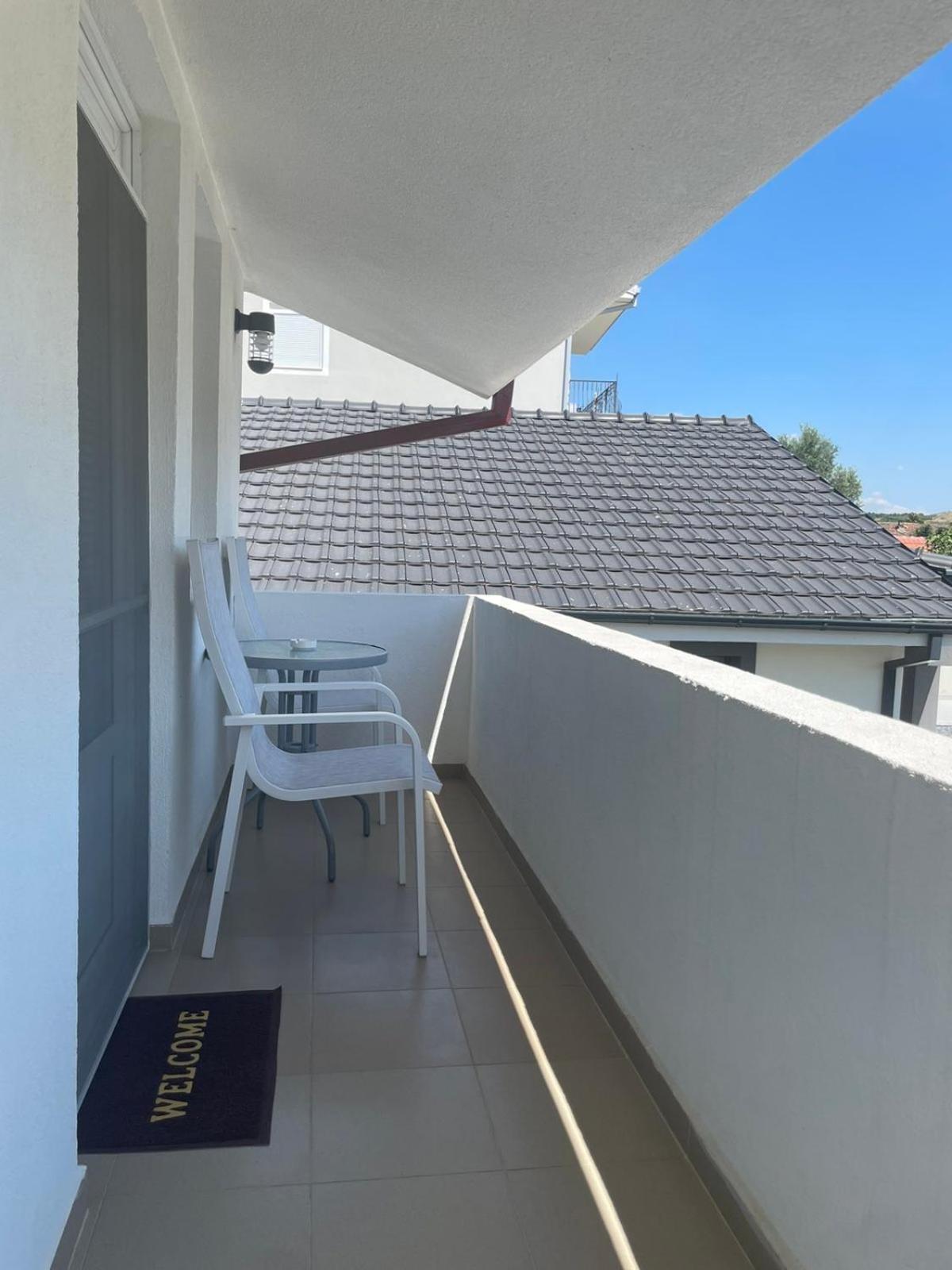 Tiki Apartments غيفيغليا المظهر الخارجي الصورة