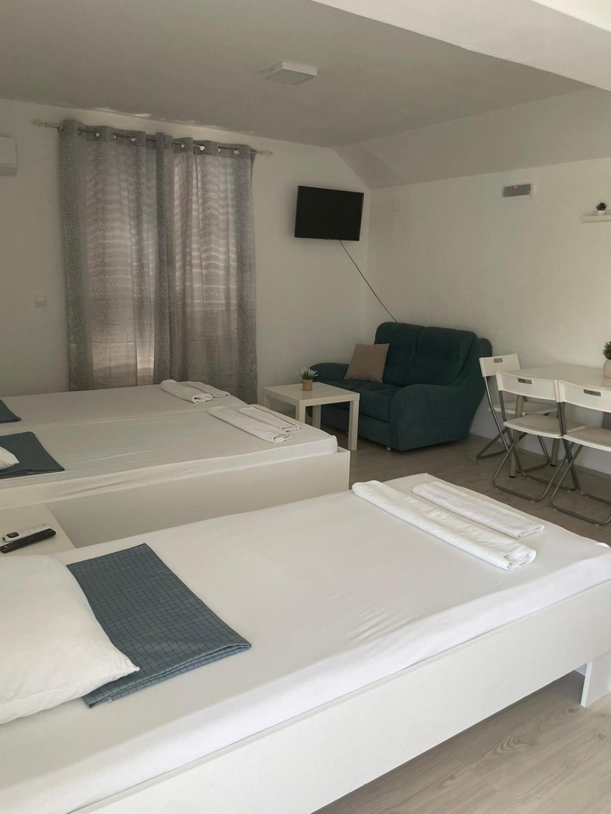 Tiki Apartments غيفيغليا المظهر الخارجي الصورة