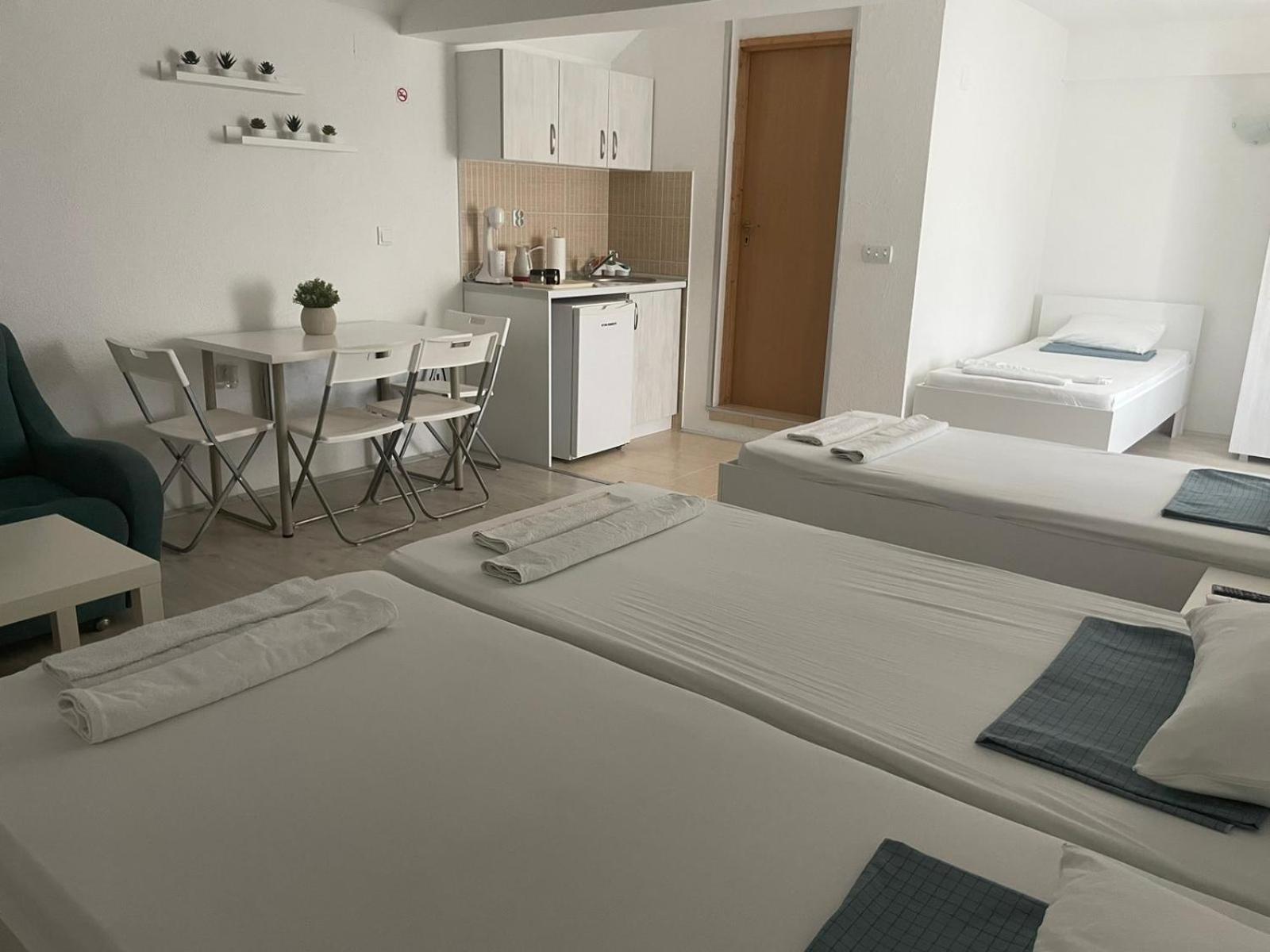 Tiki Apartments غيفيغليا المظهر الخارجي الصورة