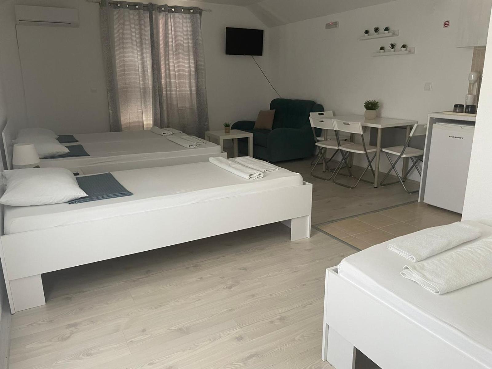 Tiki Apartments غيفيغليا المظهر الخارجي الصورة