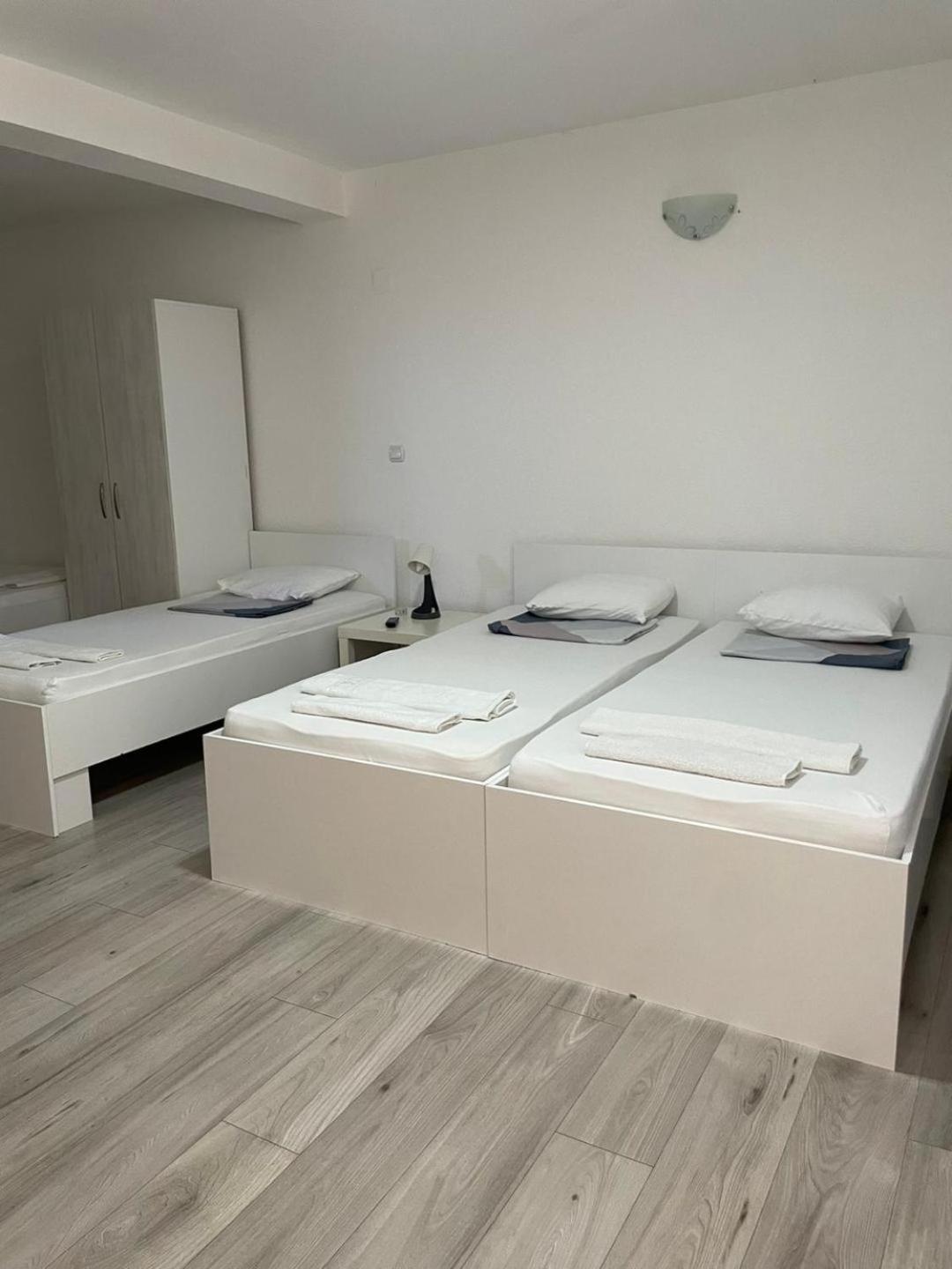 Tiki Apartments غيفيغليا المظهر الخارجي الصورة